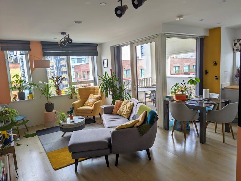 Room Sayer Street in Greater London
