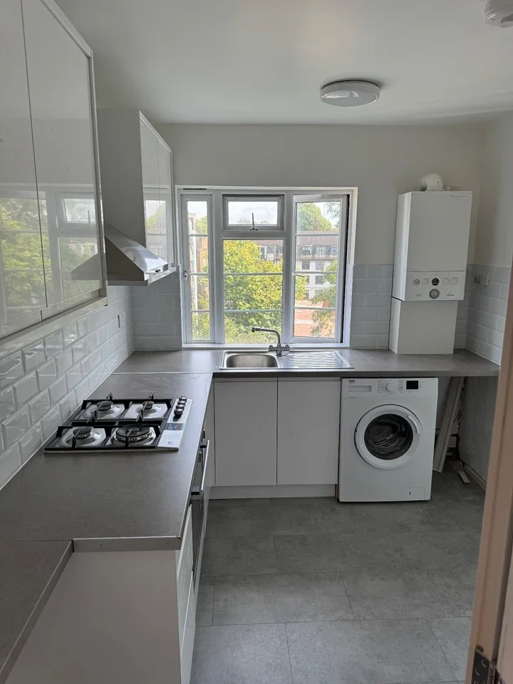 Flat Streatham High Road in Greater London