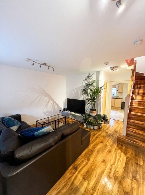 Room St. Davids Square in Greater London