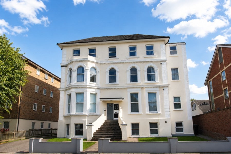 Flat Kings Passage in Greater London