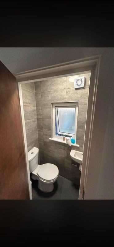 Room Trinder Road in Greater London