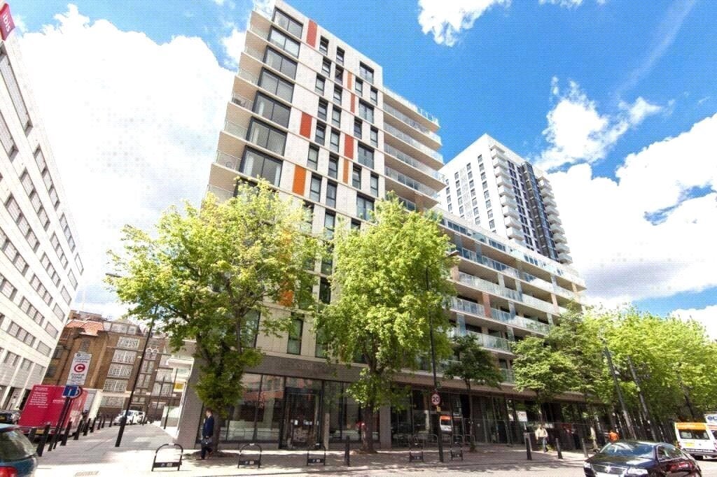 Flat Commercial Street in Greater London