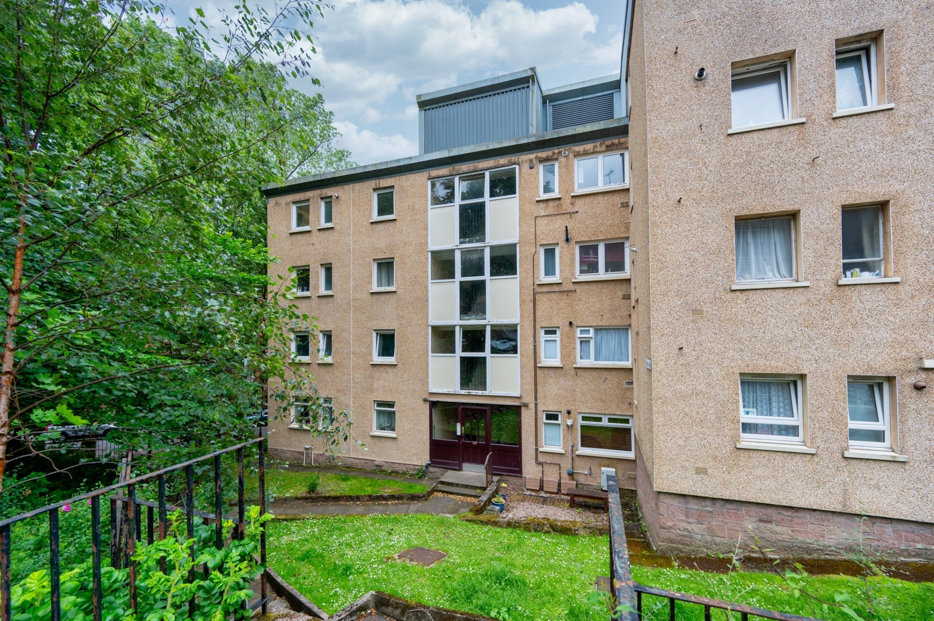 Flat Fergus Court in Glasgow