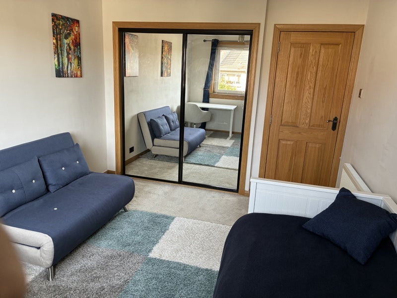 Room Redhall Crescent in City of Edinburgh