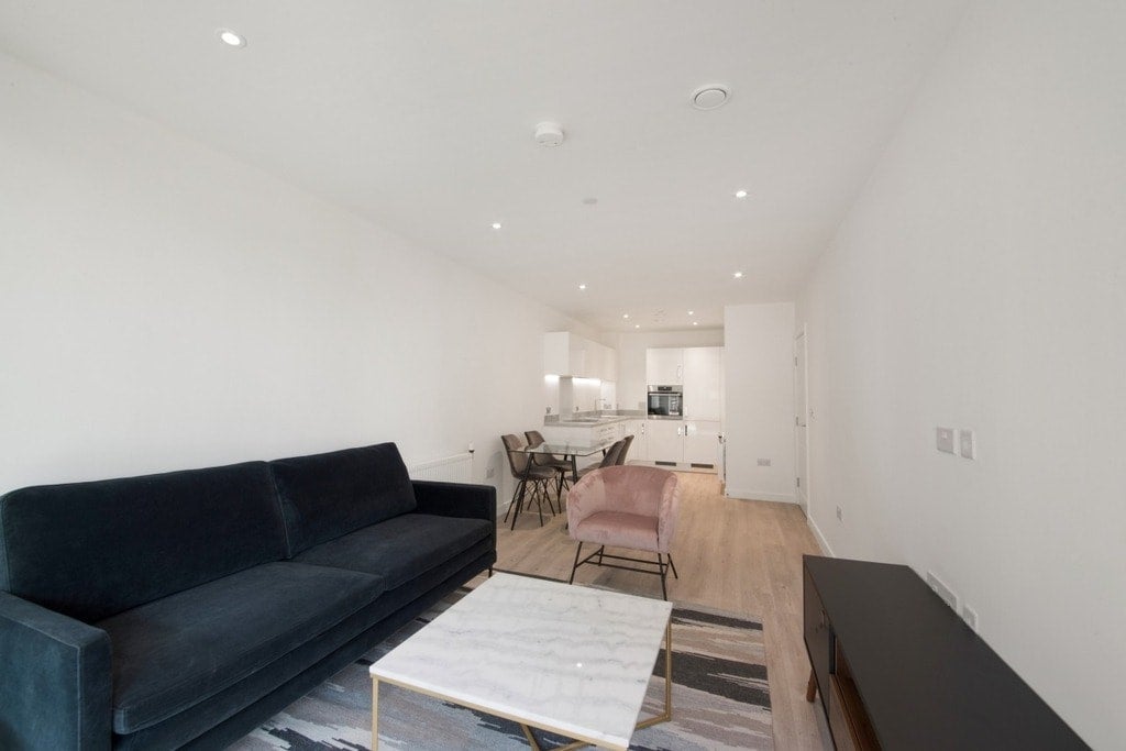 Flat Thomas Road in Greater London