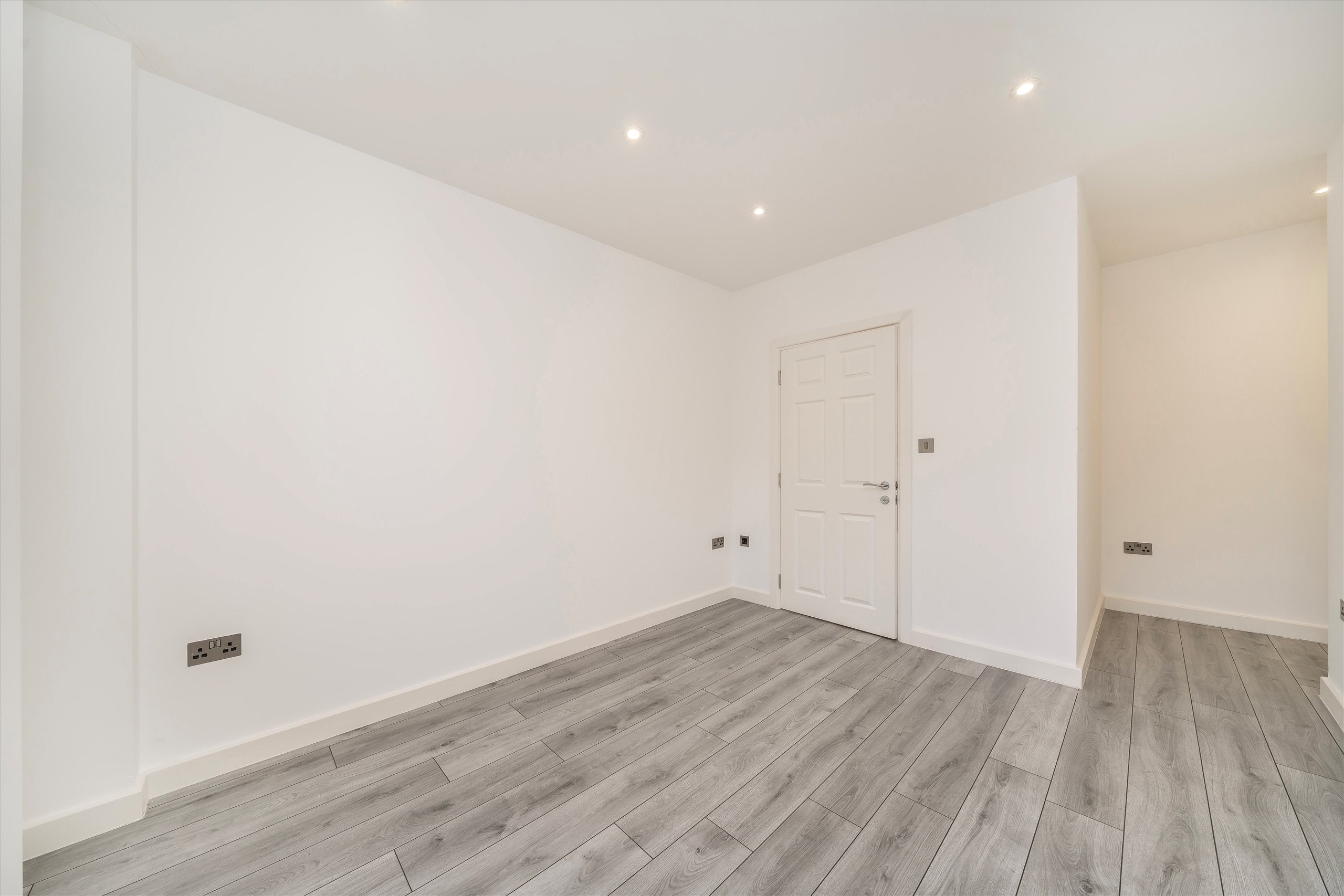 Flat Woolwich Road in Greater London