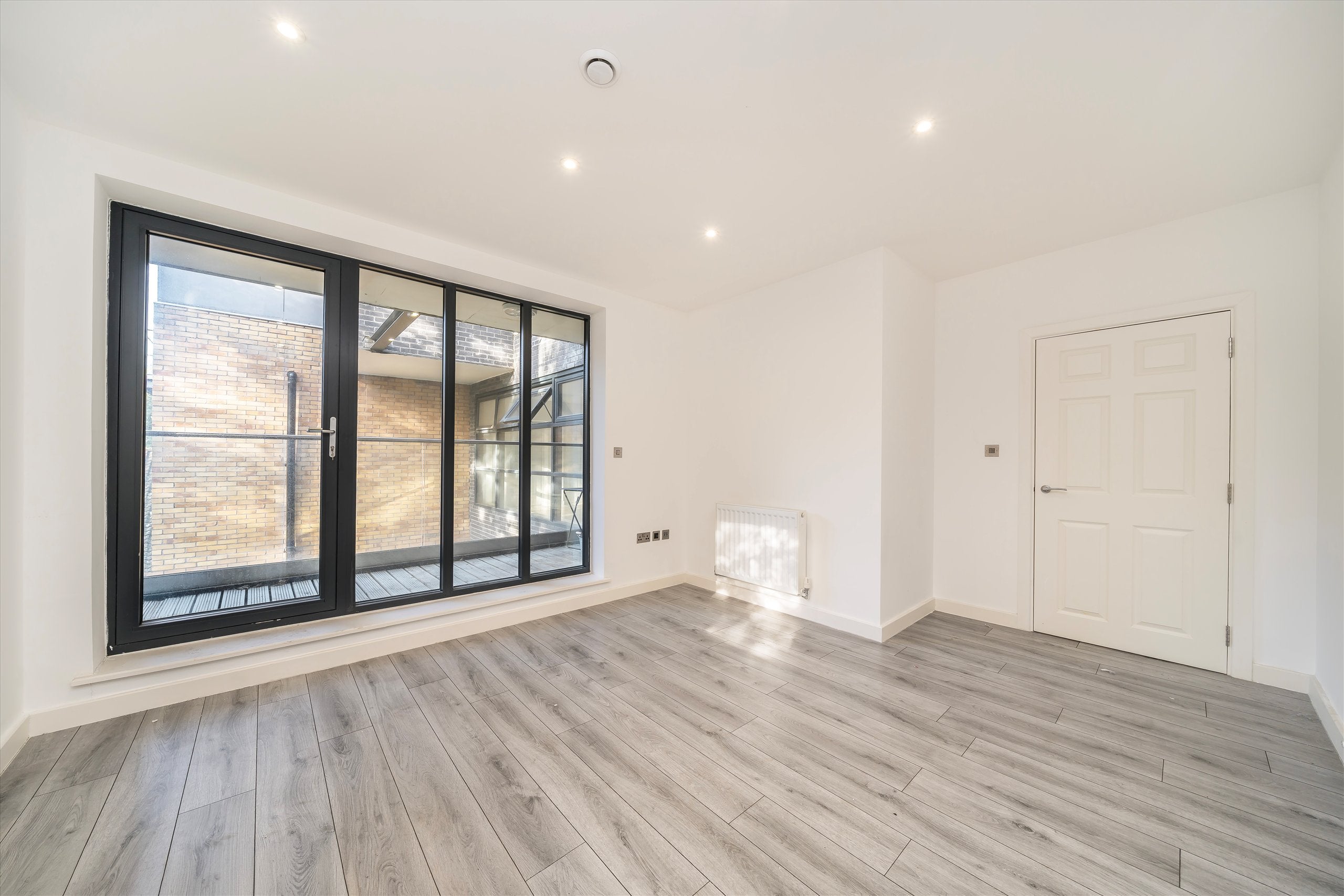 Flat Woolwich Road in Greater London