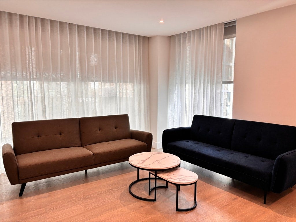Flat Broomwood Road in Greater London