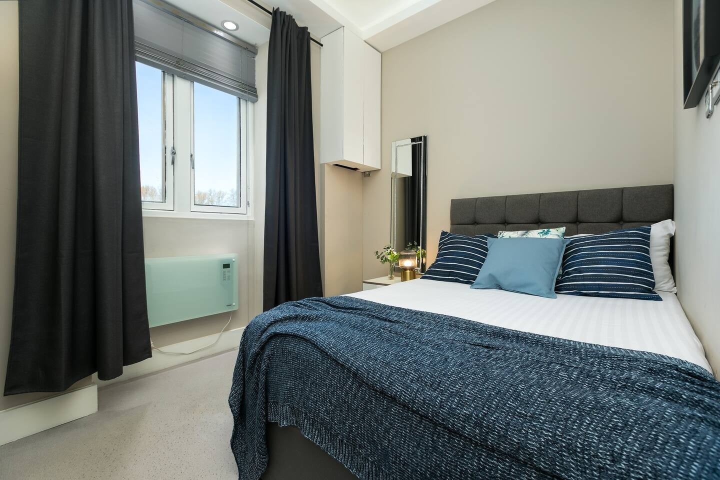 Flat Gloucester Terrace in City of Westminster