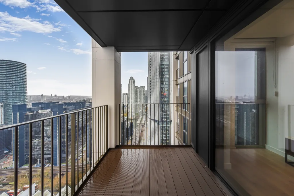 Flat Charter Street in Greater London