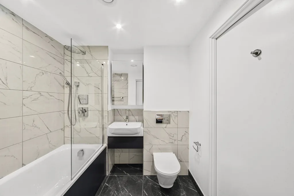 Flat Charter Street in Greater London