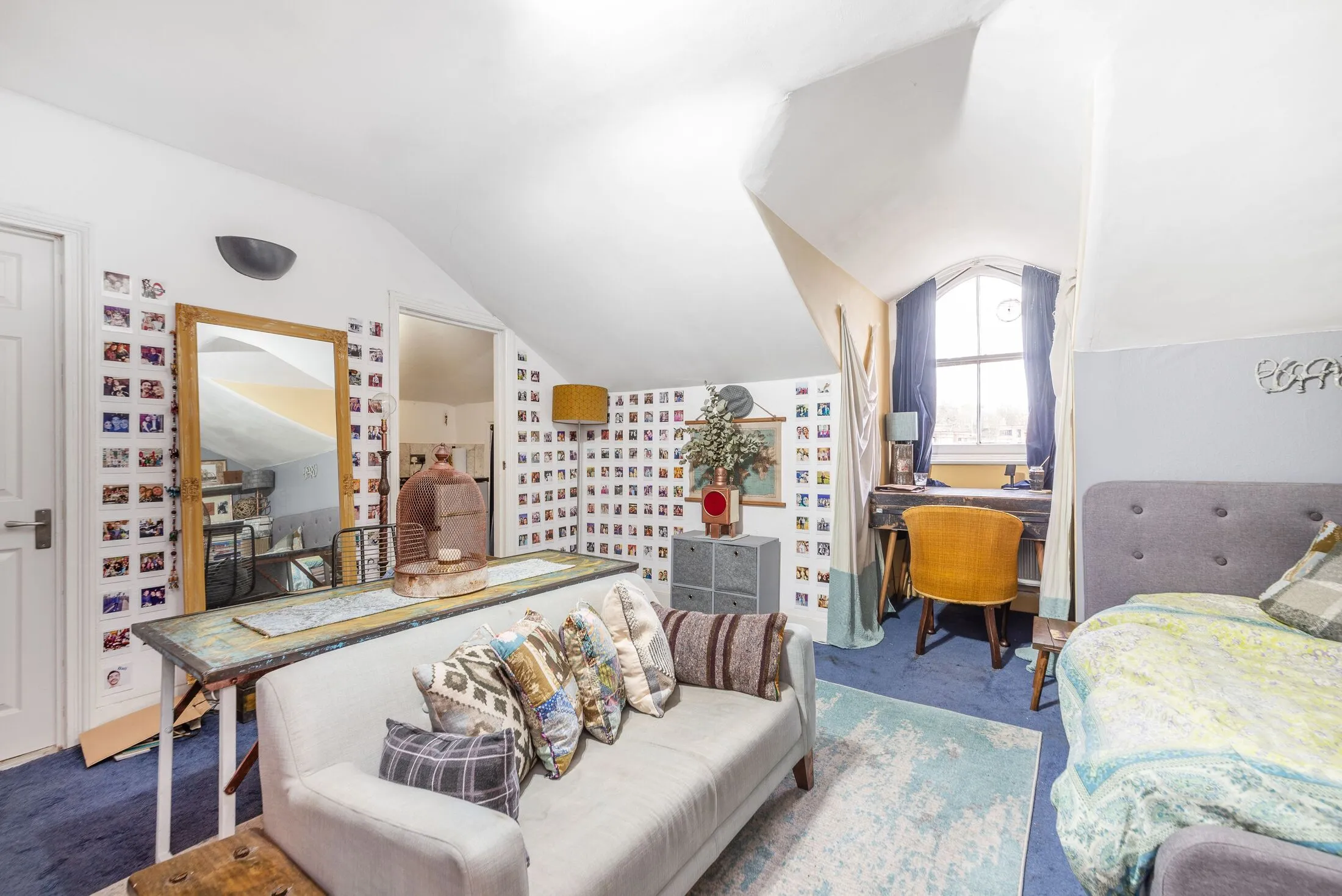 Flat Belsize Avenue in Greater London