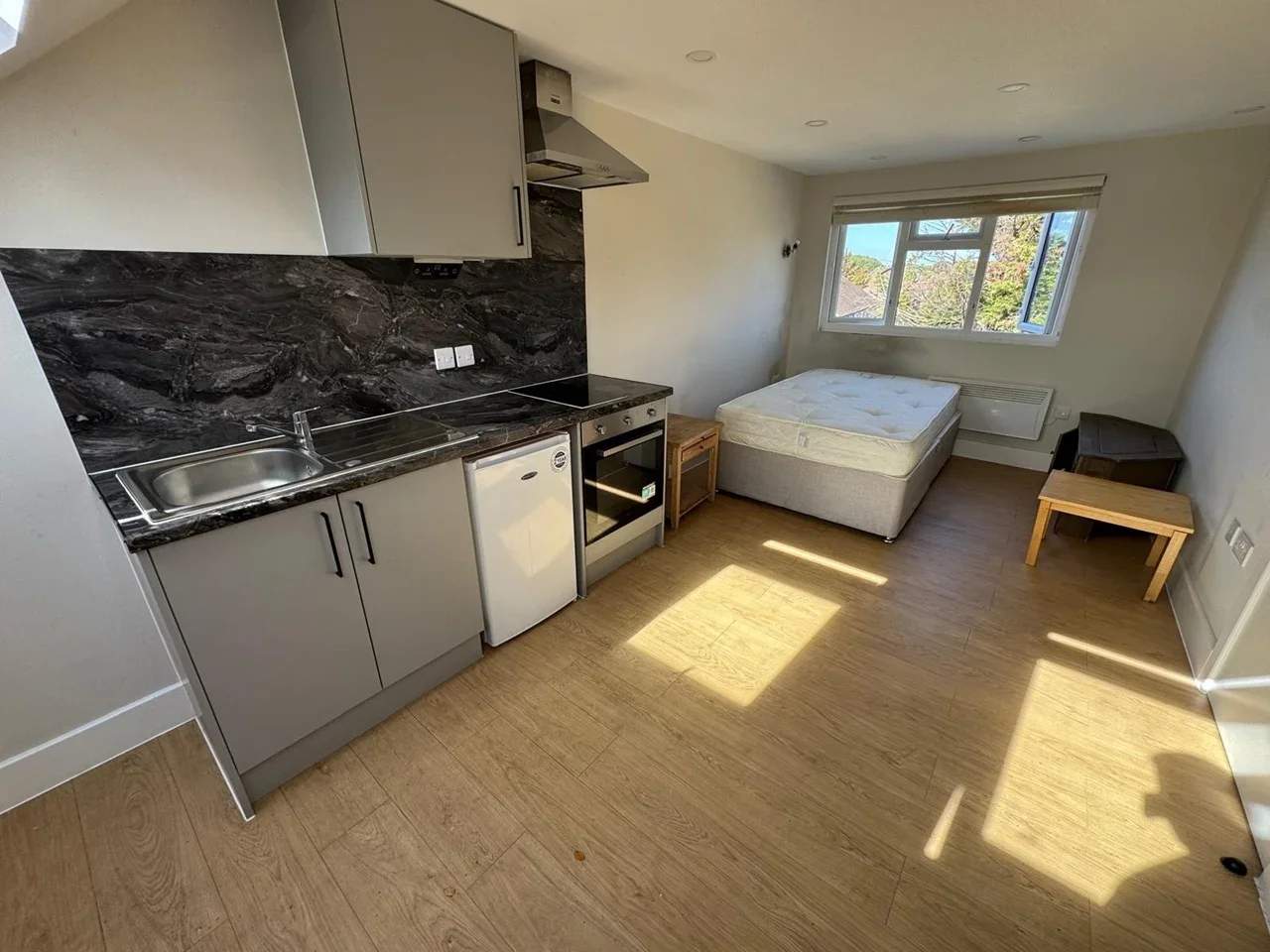 Flat Beechmount Avenue in Greater London
