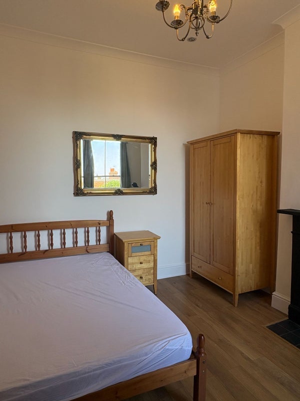 Room Gladsmuir Road in Greater London