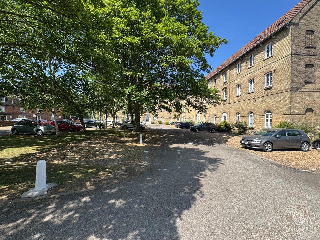 Flat Bridge Place in Huntingdonshire