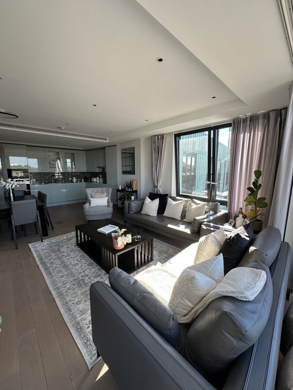 Flat Chivers Passage in Greater London