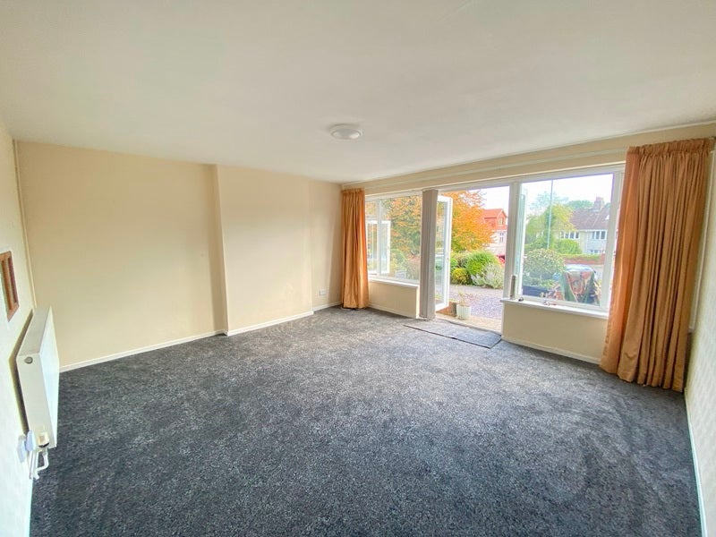 Flat Tycoch Road in Swansea