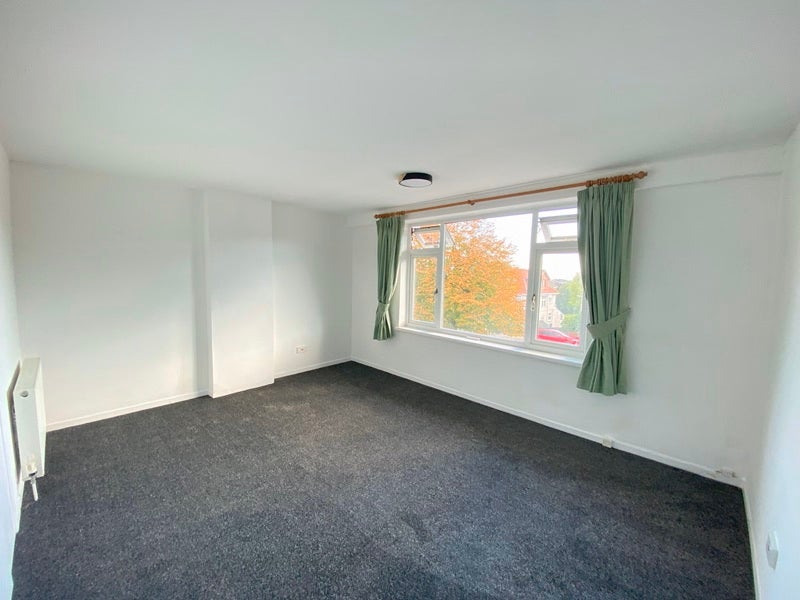 Flat Tycoch Road in Swansea
