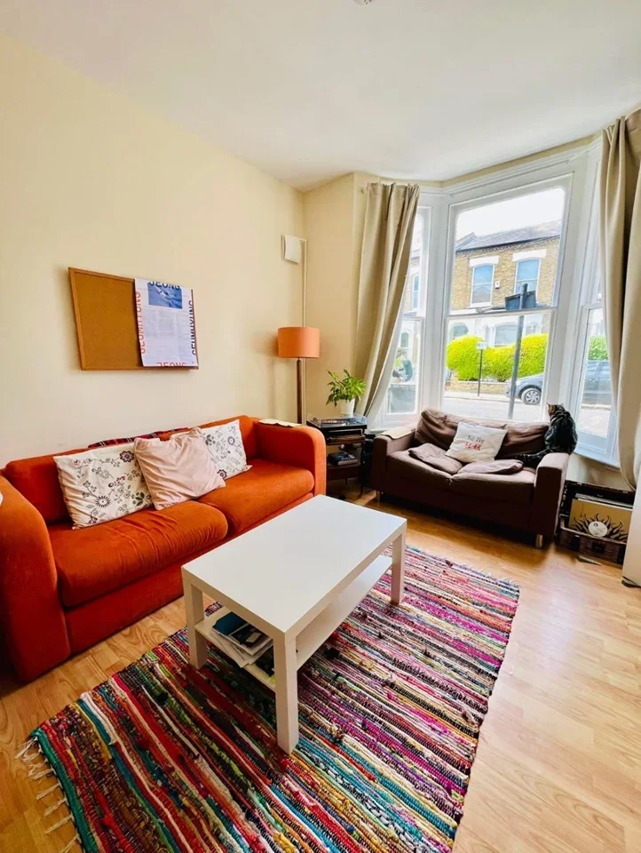 Room Appach Road in Greater London