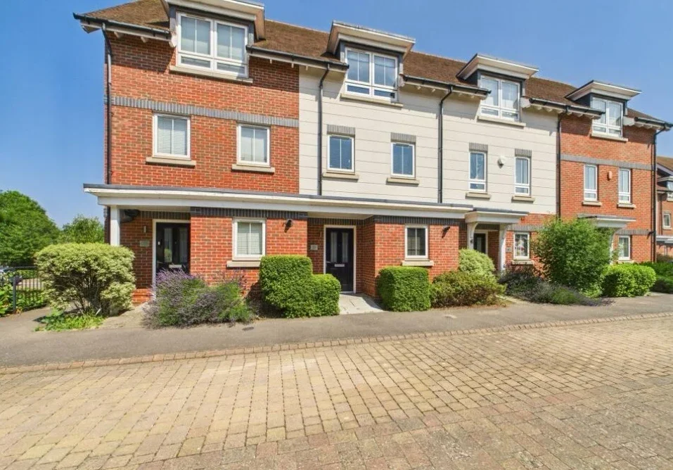 House Kingfisher Drive in Maidenhead