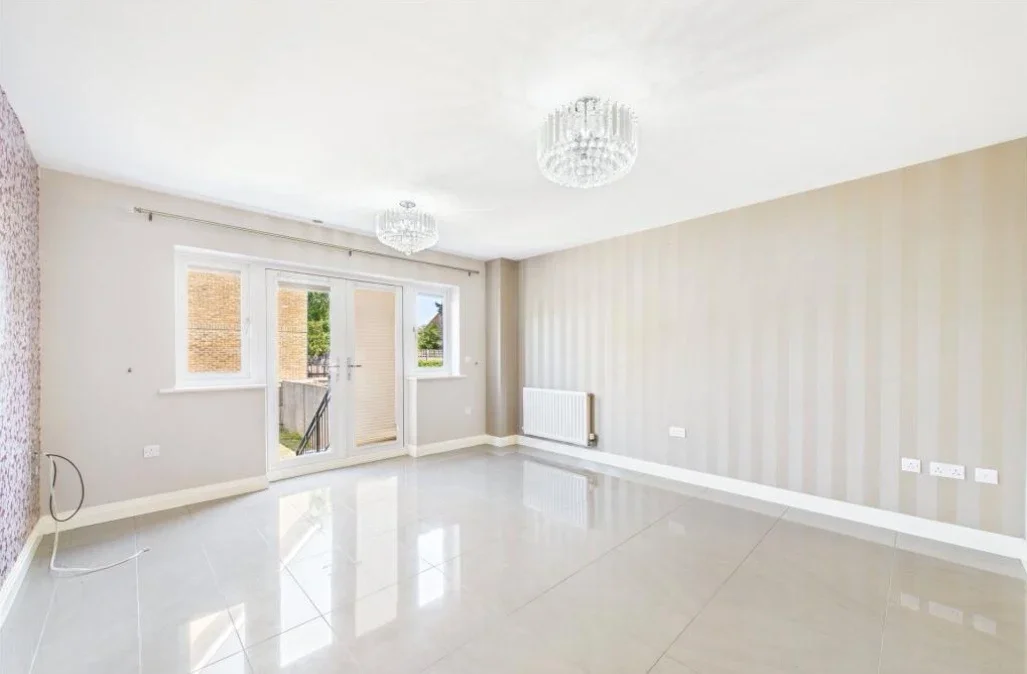 House Kingfisher Drive in Maidenhead