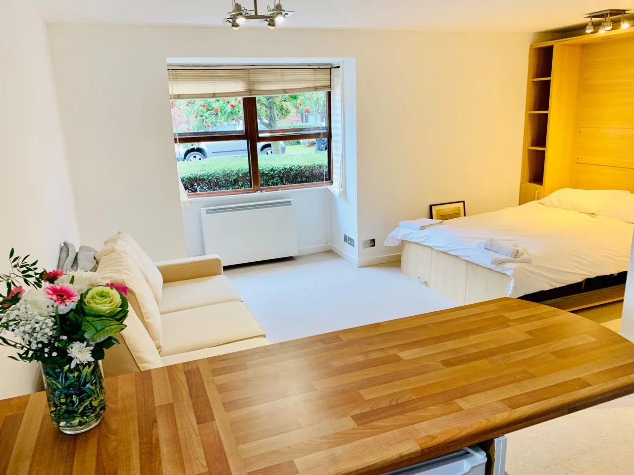 Flat Mayfield Road in Greater London