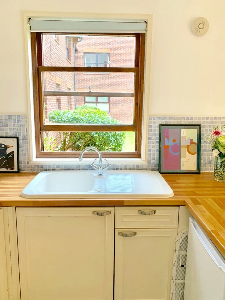 Flat Mayfield Road in Greater London