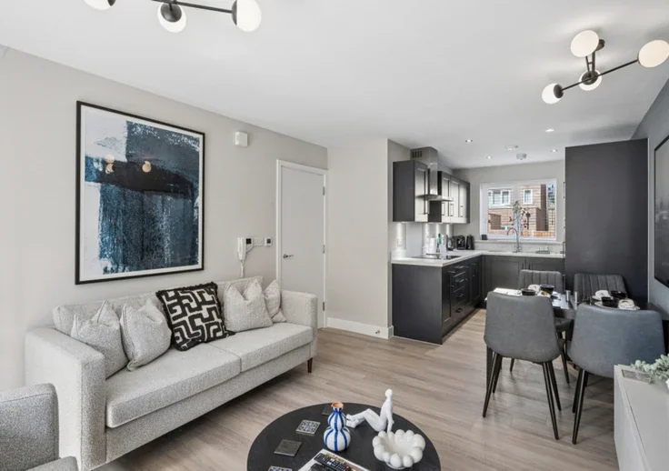 Flat London Road in Ascot