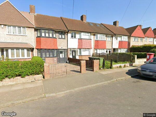Flat Longhill Road in Greater London