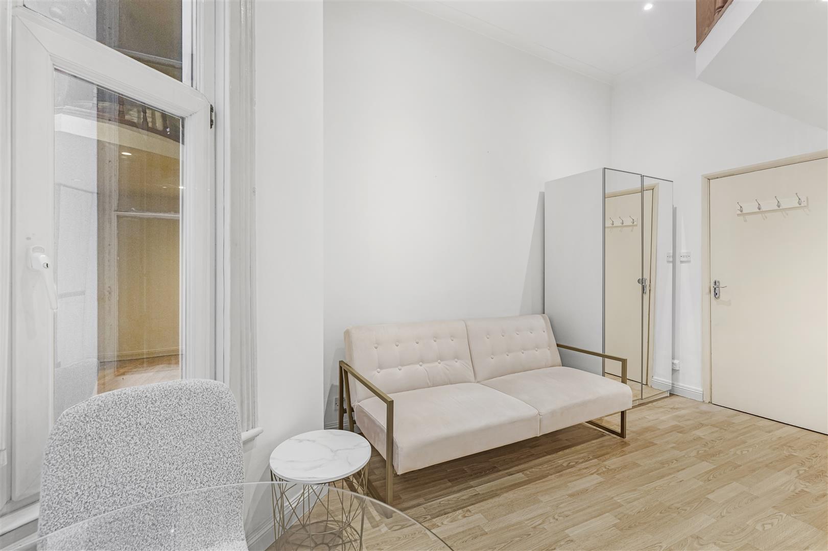 Flat Wrights Lane in Greater London
