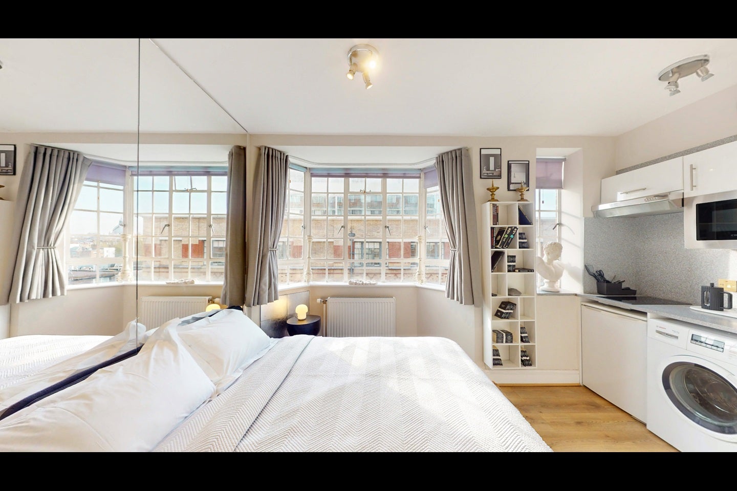 Flat Lucan Place in Greater London