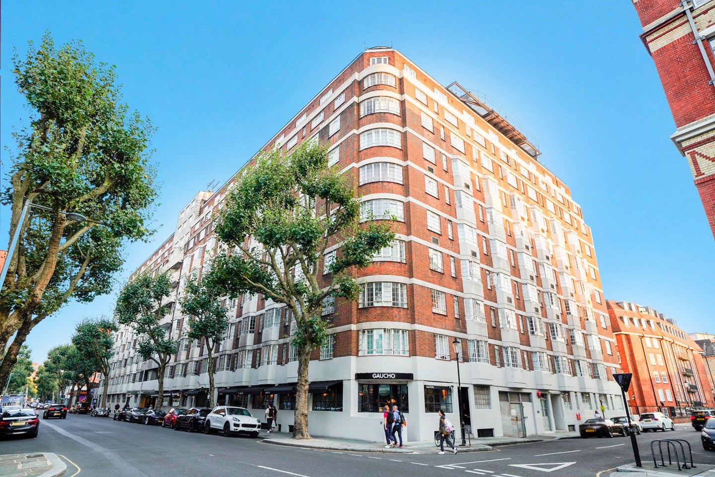 Flat Lucan Place in Greater London