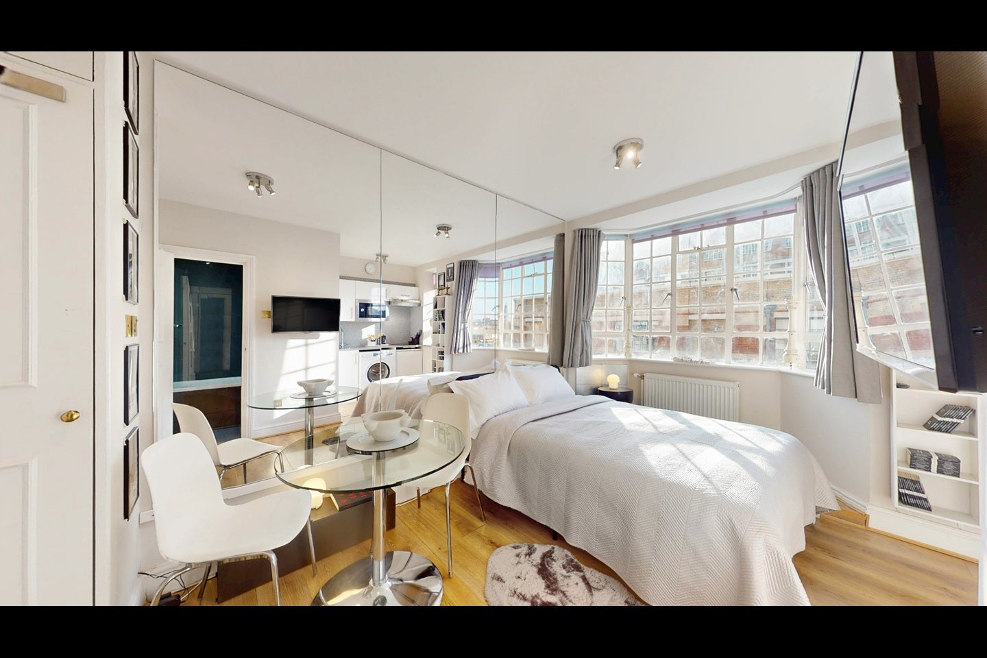 Flat Lucan Place in Greater London