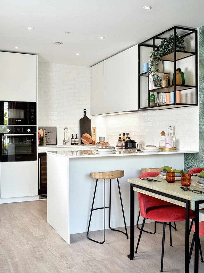 Flat Beresford Avenue in Greater London