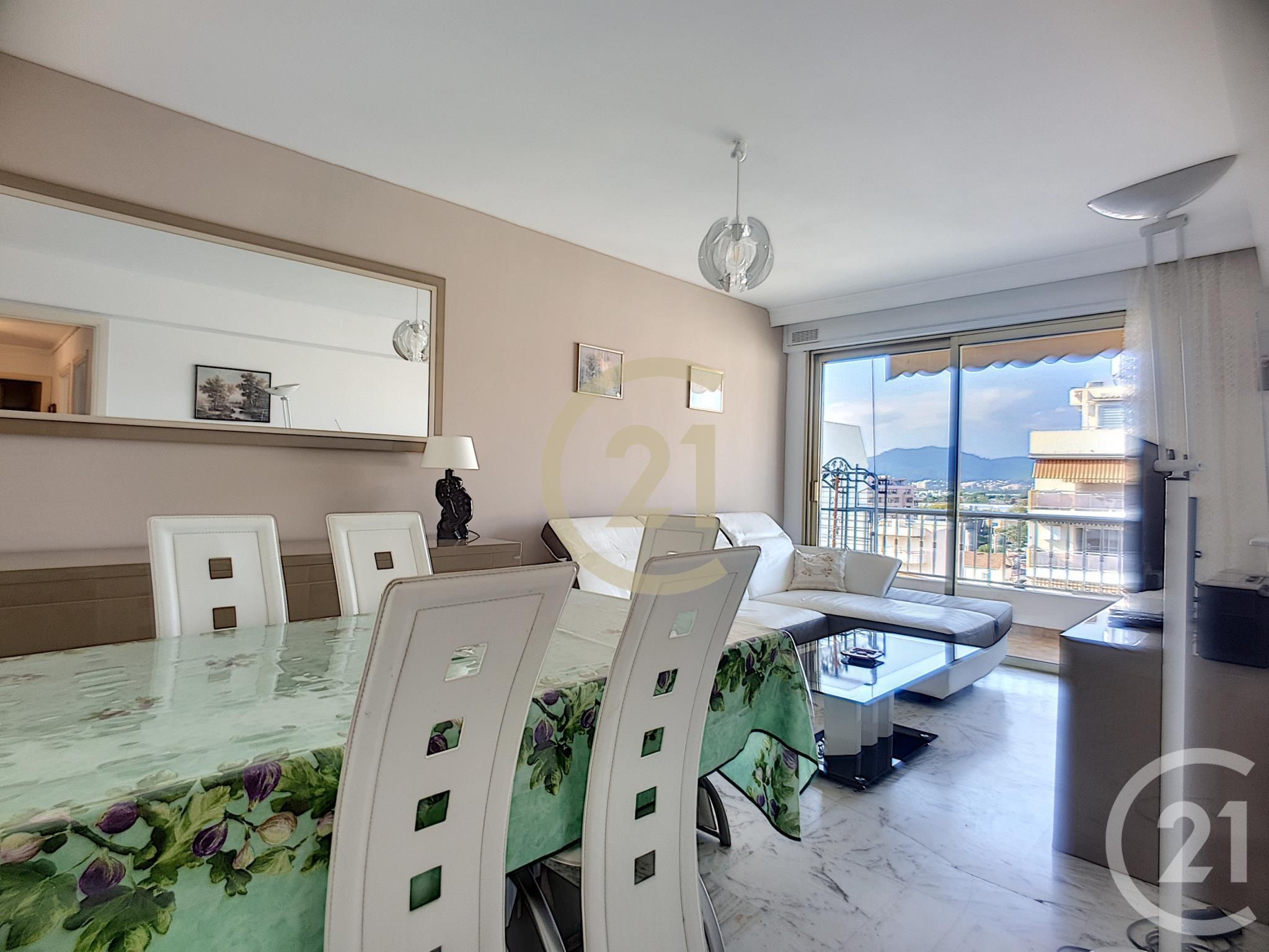 Appartement Boulevard du Midi Louise Moreau à Cannes