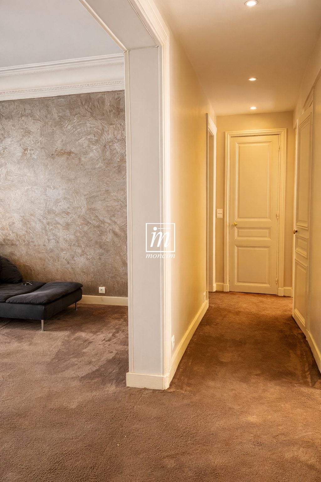 Flat Rue de Constantinople in Paris