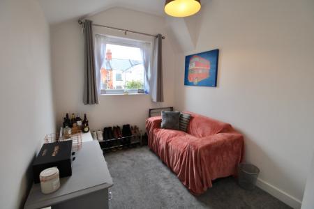 Room Loyd Road in Northampton