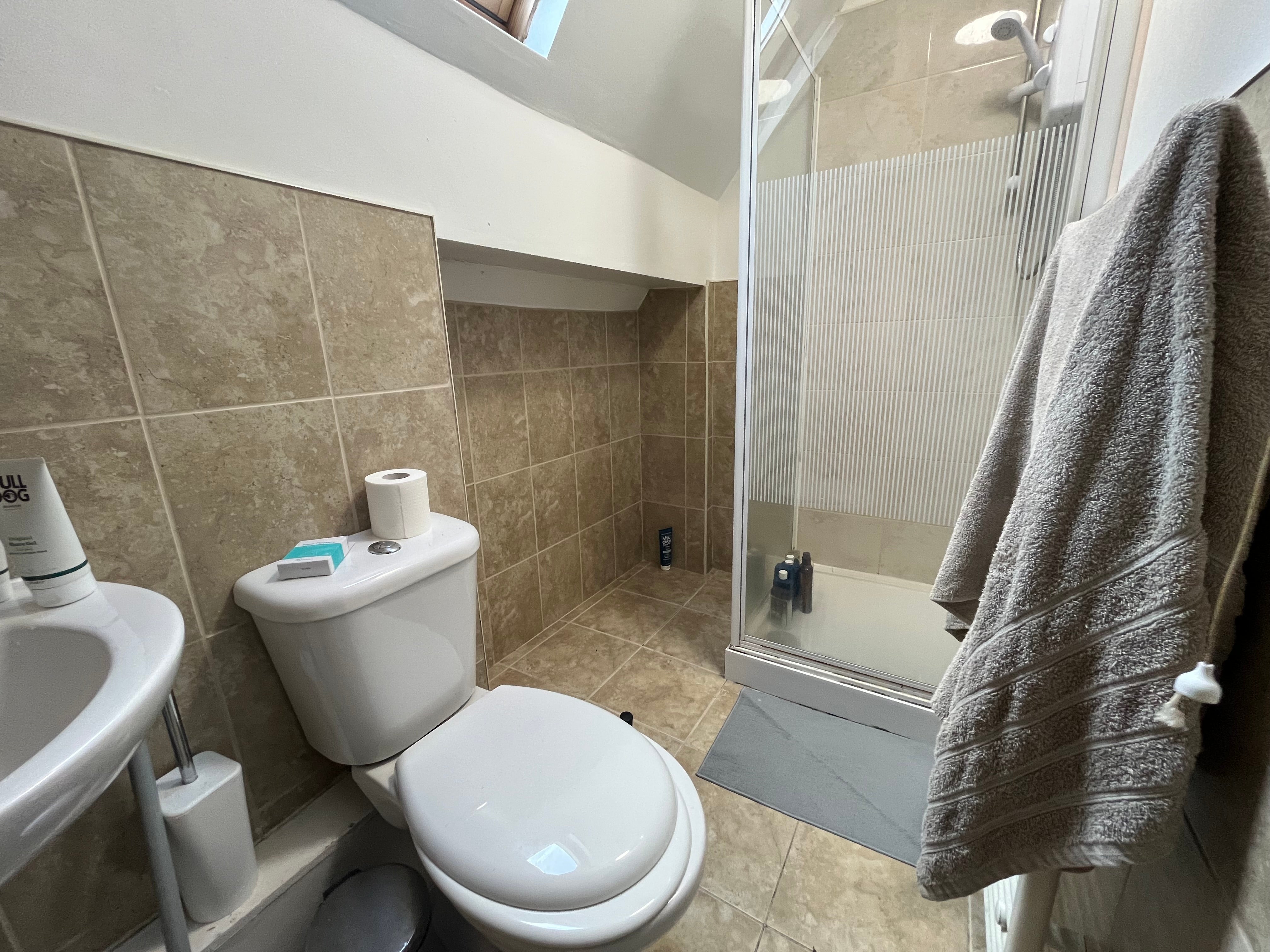 Flat Hawton Crescent in Nottingham