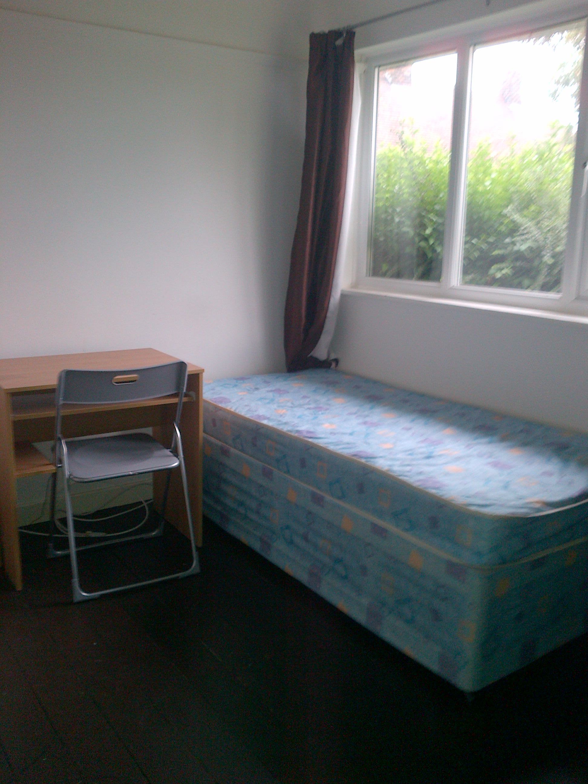 Flat Hawton Crescent in Nottingham