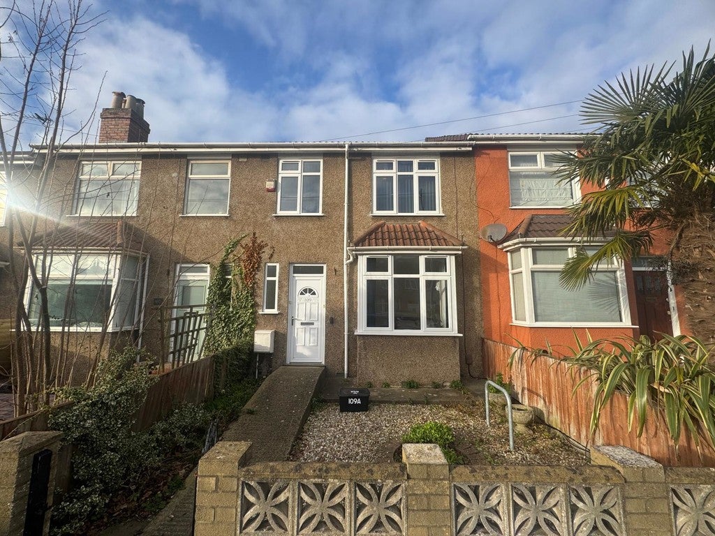 Flat Dovercourt Road in Bristol