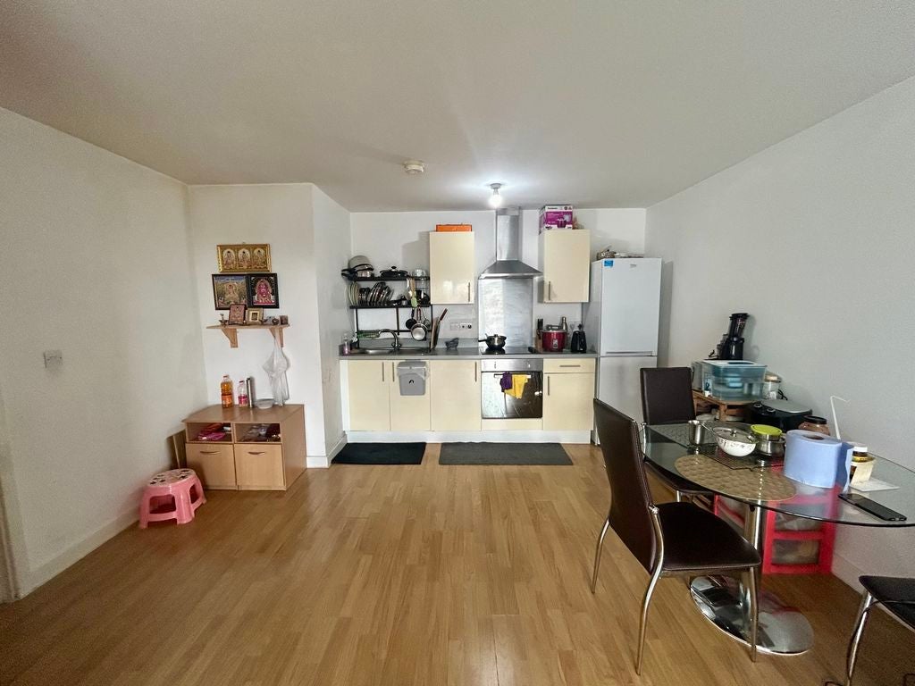 Flat Eccles New Road in Salford