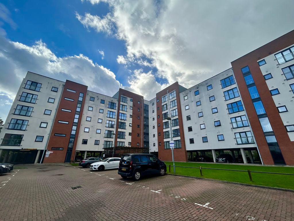 Flat Eccles New Road in Salford