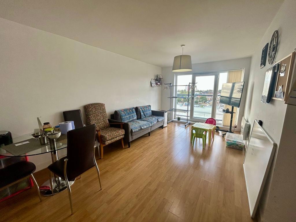 Flat Eccles New Road in Salford