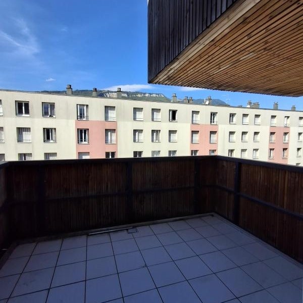 Flat Boulevard Joliot Curie in Fontaine