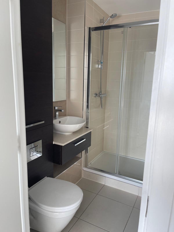 Room Albion Way in Greater London