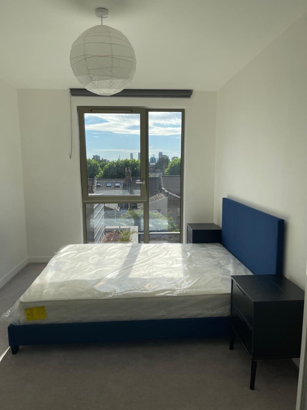 Room Albion Way in Greater London
