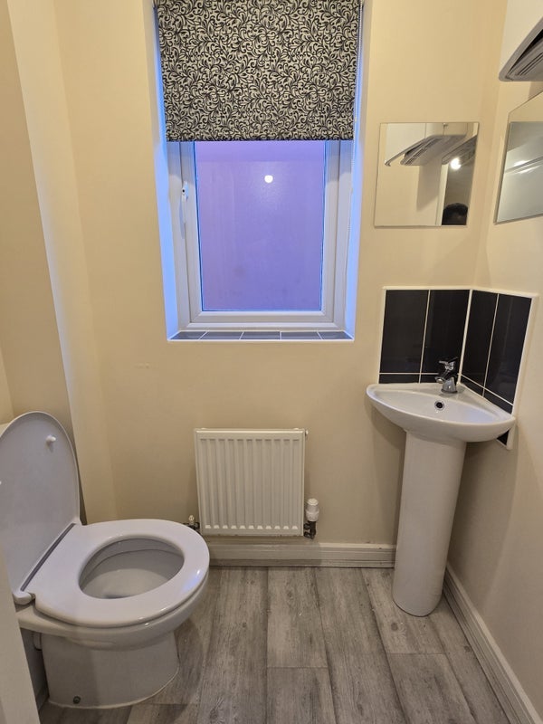 Room Eighteen Acre Drive in Bristol