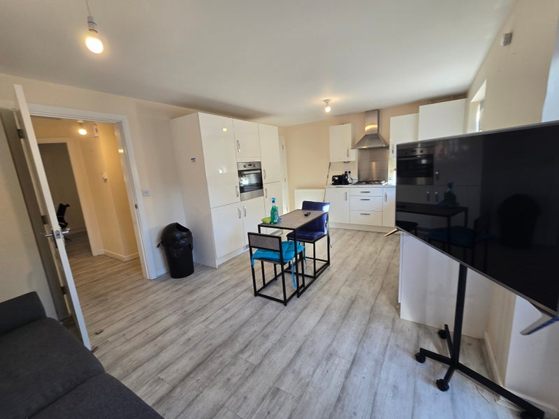 Room Eighteen Acre Drive in Bristol