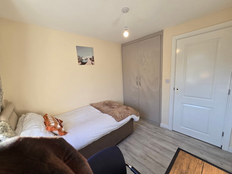 Room Eighteen Acre Drive in Bristol