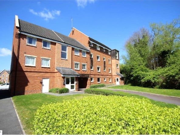 Flat Sandy Lane in Swindon